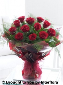 Luxury Long Stemmed Roses with free Chocolate 115g